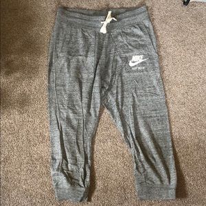 Nike Cropped Joggers